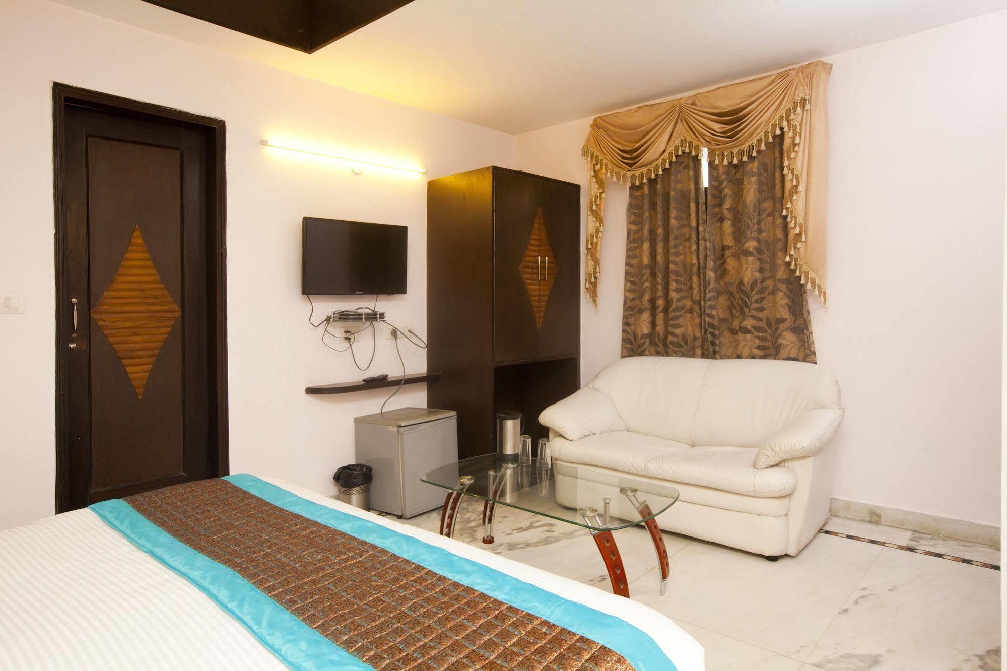 Hotel Ananda Delhi  Esterno foto