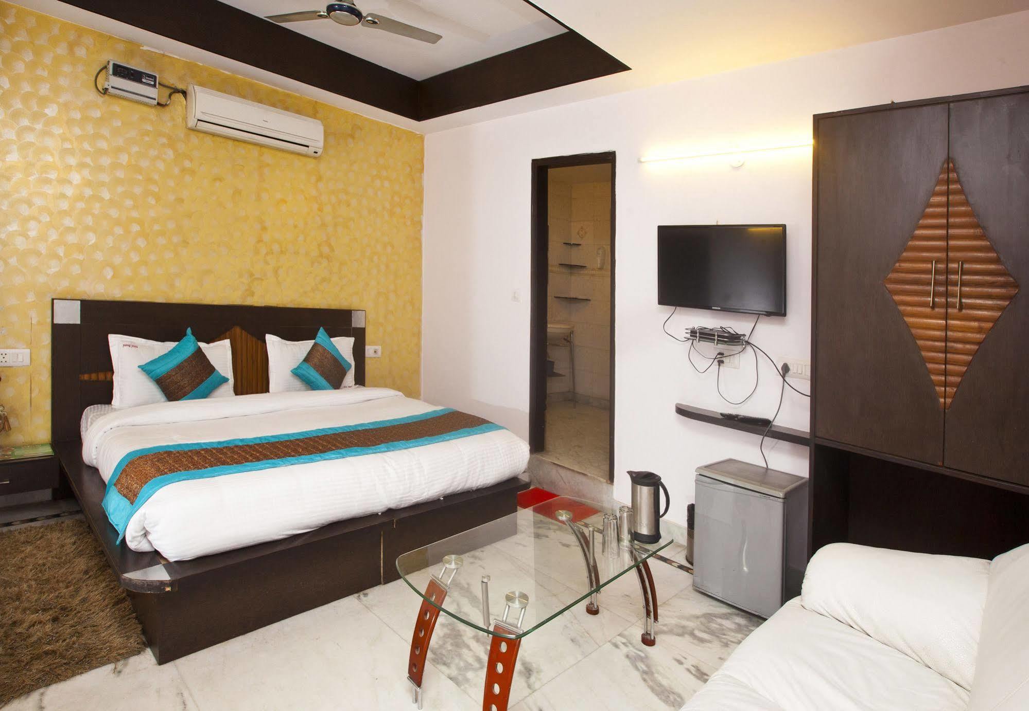 Hotel Ananda Delhi  Esterno foto