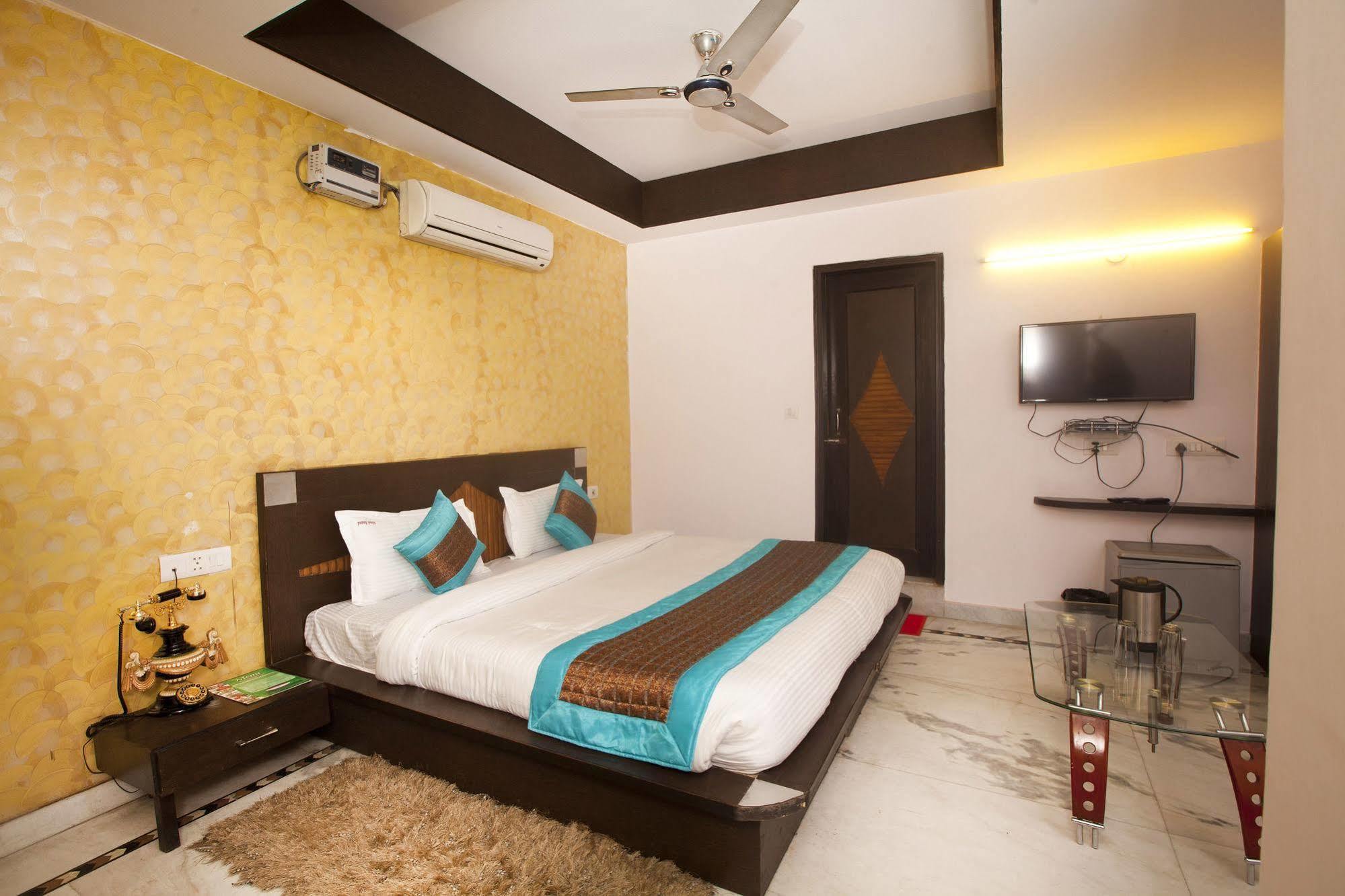 Hotel Ananda Delhi  Esterno foto