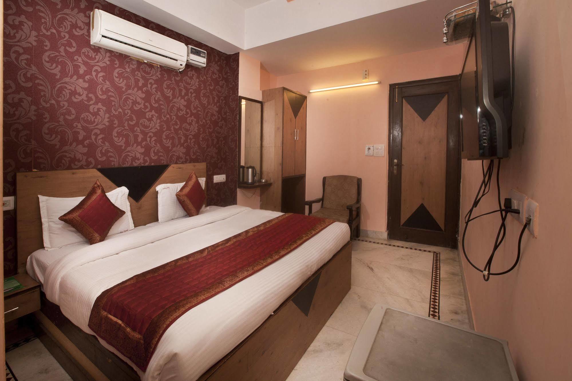 Hotel Ananda Delhi  Esterno foto